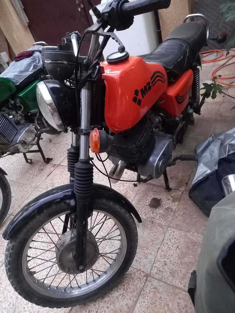 سلام عليكم 
دراجه mz 82 للبيع دراجه كصه 4 كهربائياتها كامله 
شغاله لحيم بل خشم وفطر صغير جوة الكشن دراجه مناسبه سلندر تركي والمحرك كله الماني دراجه معمرة سعرها ومناسب بدون بدون مكاني ديالى بعقوبه للستفسار 
***********.
