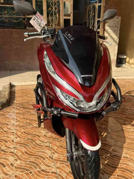 سلام عليكم اخواني BCX
للبيع جيل ثالث جديده شرط كارتون والصور تحكم + صور اليابان اني مستوردها شخصيا جتي ماشيه 2900km وحاليا ماشيه 6000 وياها بصمتين وسويجين طوارئ والجادر الاصلي مالتها وياها تايرات مشلن بالحباية بعدهن وياها درع اصلي مكاني ديالى بعقوبه 

سعرها 24$ وبيها مجال بسيط

***********
