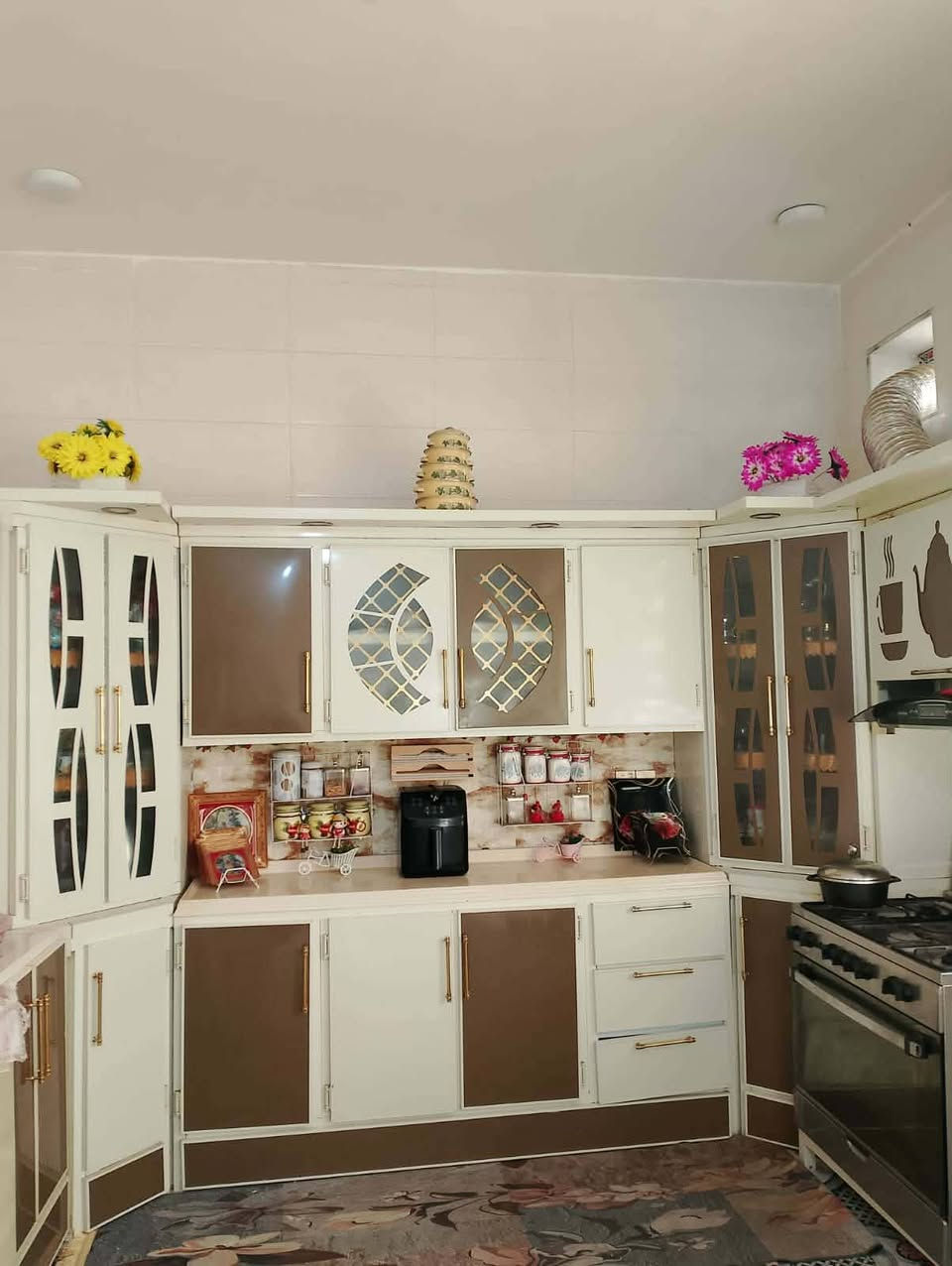 دار للبيع الجديدة او مراوس  اقل سعر  مطلوب اسكان ( 30 ) مليون
📍 فرع ماهر حميو (أبو الانترنت)
🆕 بناء حديث 2025 – جاهز للسكن
📄 طابو صرف
📐 المساحة: 150 م²
═══════════════
🏠 الطابق الأول:
🛏️ غرفة نوم
🛋️ صالة استقبال
🚿 مجمعات صحية
🍳 مطبخ حار وبارد
═══════════════
🏠 الطابق الثاني:
🛏️ غرفة
🛋️ صالة
═══════════════
💰 السعر: مراسلة واتساب ماسنجر خاص فقط
═══════════════
📞 للاستفسار:
📲 اتصال / واتساب / ماسنجر
📱 ***********
📱 ***********
