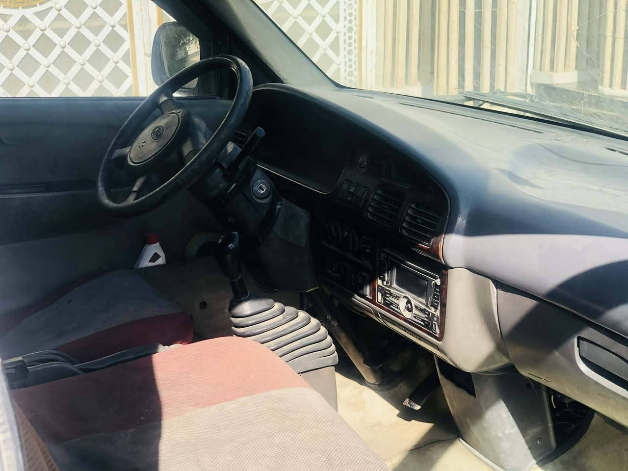 السلام عليكم بريجو للبيع موديل 96 رقم 
 بسمي السياره مصفره هيئا وغرامات بيها مشط ستيرن واكف السعر 40 قفل المكان بغدادالمعامل الاستفسار ***********
