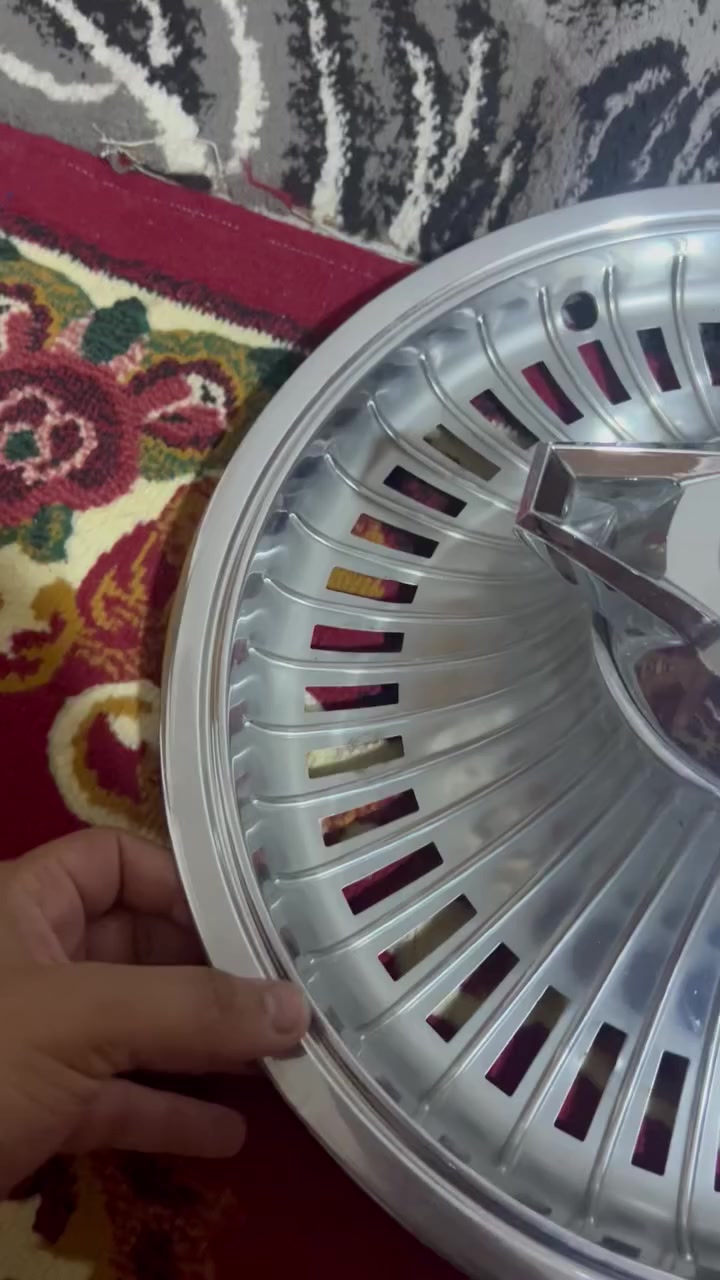 سلام عليكم عندي تخم كبات للبيع 
بس واحد بي ضربه مثل ماموضح بل فديو 
رقم ***********
