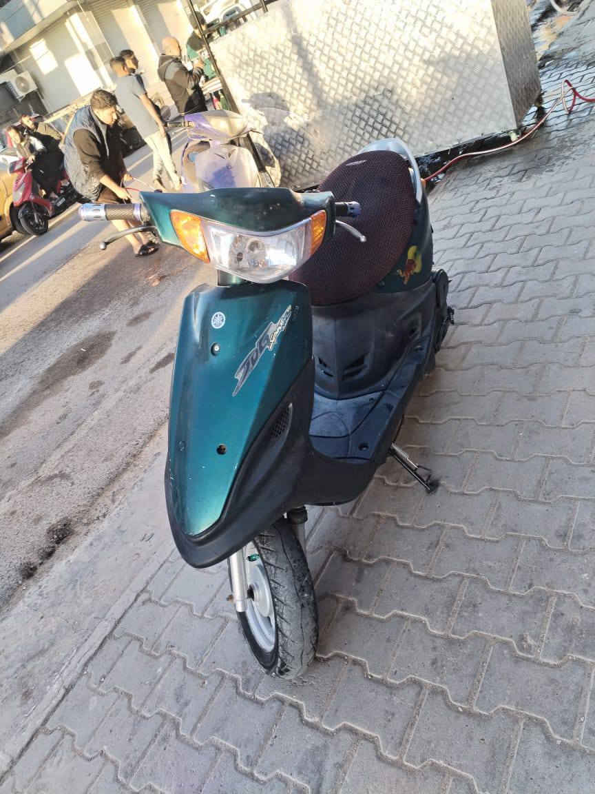 سلام عليكم دراجه قجمه السرعه 120 دراجه ياباني خير من الله تايرات جدد مكينه خرسه وناعمه سلف وهندر كهربايات كلها شغاله قفل جنطه شغال قفل ستيرن شغال بريكات شغاله بل مكان  كفرات كلش حلوه لا مشخطه ولا مضربه كيلو متر عداد سرعه شغال دهن موتل كل 20يوم ابدله السعر 450 وبيها مجال شي بسيط حك الجيه الرقم *********** العنوان بغداد الحريه
