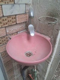 مغسلة زاوية • تعليك • خلاط