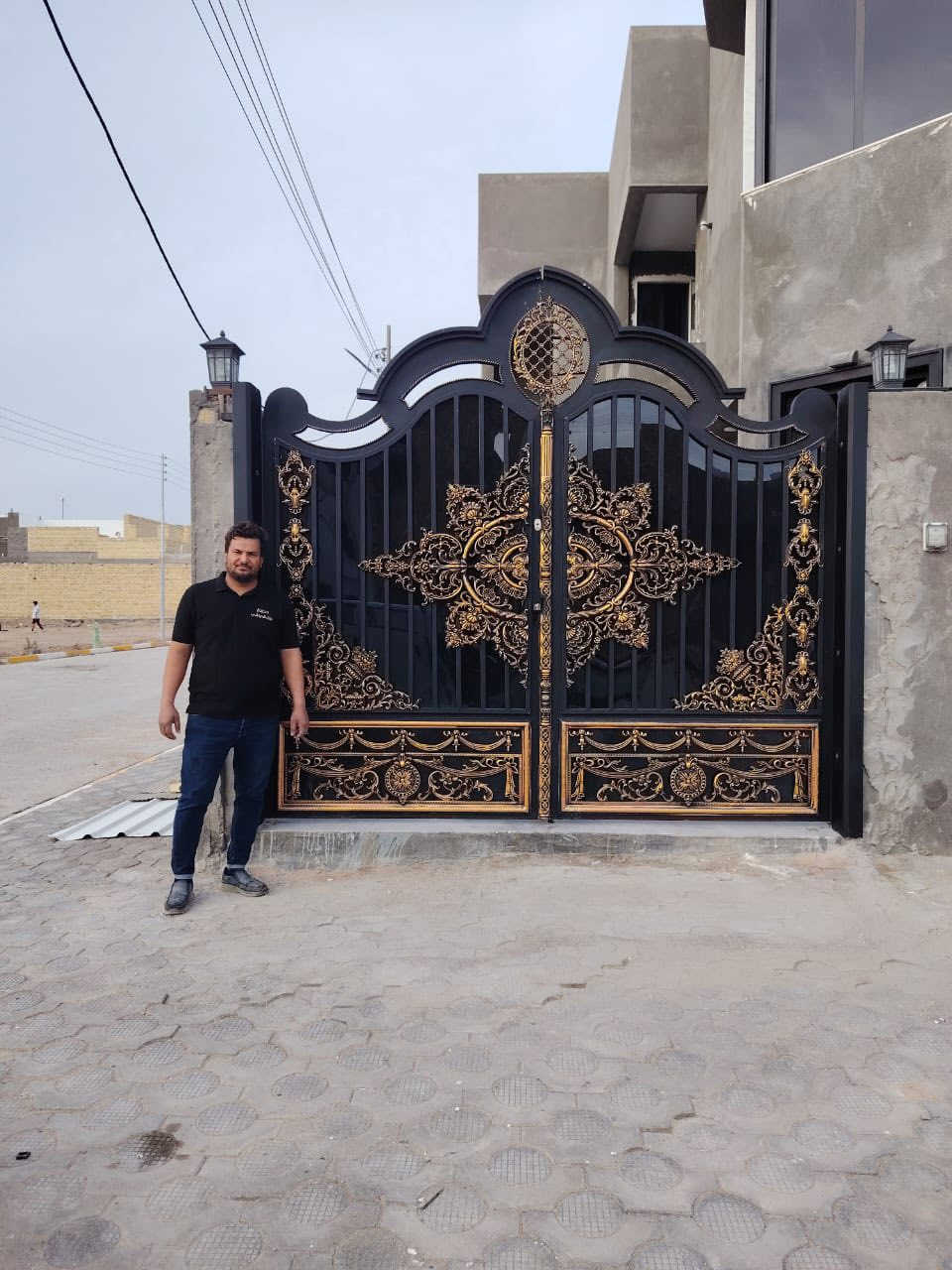 عمل الحداد المبدع جلال الجياشي 
نقش الباب متوفر عند العوادي للزخرفة الحديدية والألمنيوم
هاتف الحداد : ***********

📍تفضلوا بزيارتنا في :
الفرع الأول / النجف - حي الحرفيين - البلوك الاول(العوادي) 
الفرع الثاني / حي الحرفيين - خلف محطة وقود الحرفيين (معمل الابداع الحديث)

للتواصل والاستفسار :
📞 ***********
📞 ***********
