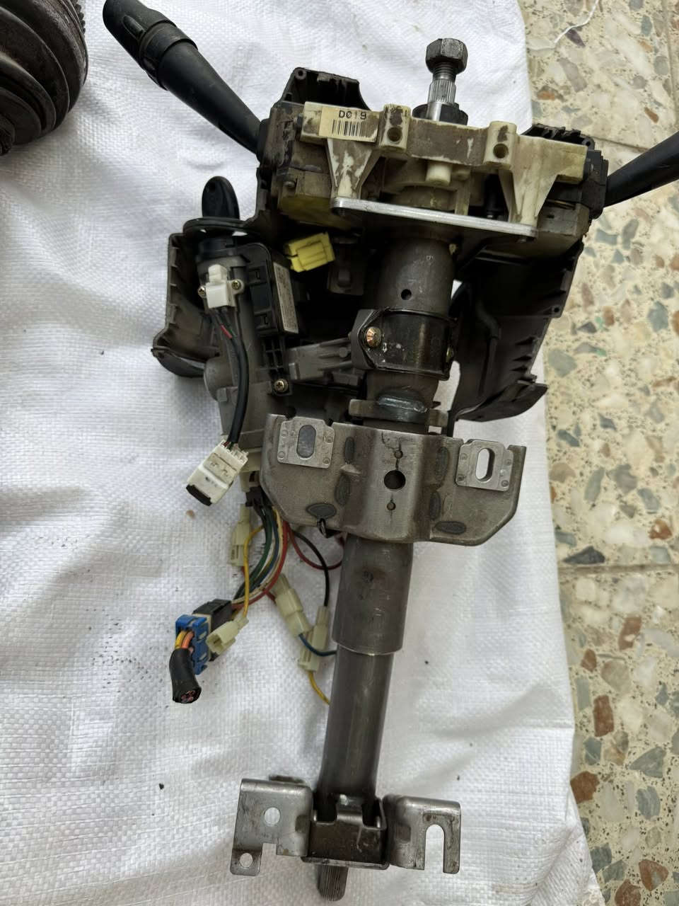 سلام عليكم عندي ذني الغراض درايم جهة السايق القصير مابي شي حاويه بس الرأس مبدل وع الفحص والنوزلات الحليبي مال محرك 2000  منضفات بجهاز بس شدهن 
والخضر يمكن مال 1600 شغالات وع الفحص 
والستيرن هوه وجوزه شغاله و اليدات شغالات 

النوزل لأخضر 15 
وال حليبي 25 
والدرايم 40 
والستيرن 25 
مكاني نجف او كربلاء ***********
