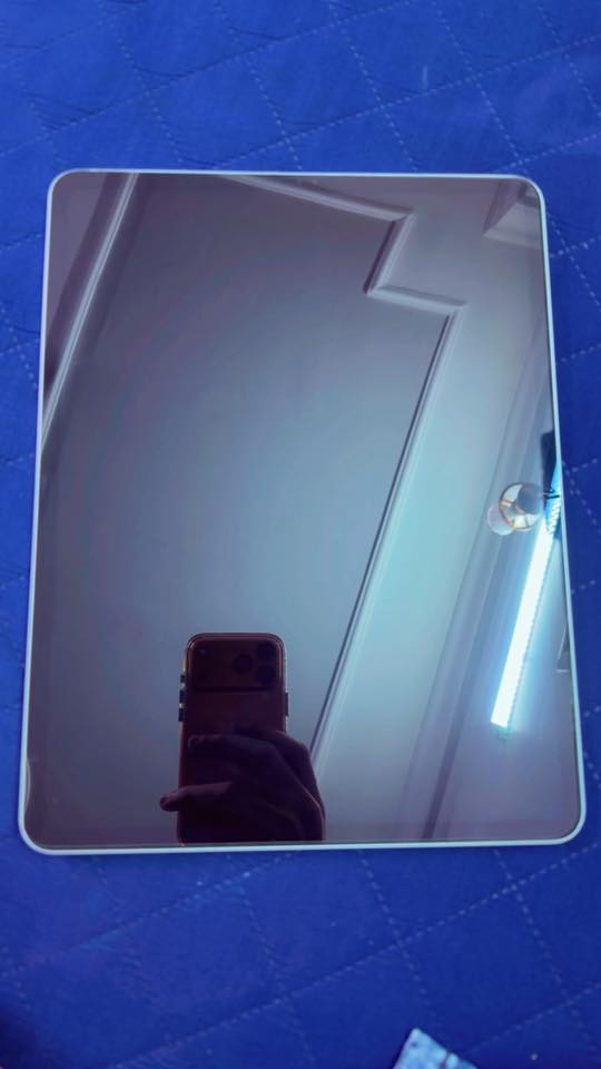 السلام عليكم 
ايباد 12.9
معالجm2
بطارية 93
نضافة 95
128 كيكة
السعر750
مكاني بغداد متوفر توصيل داخل بغداد 
***********
