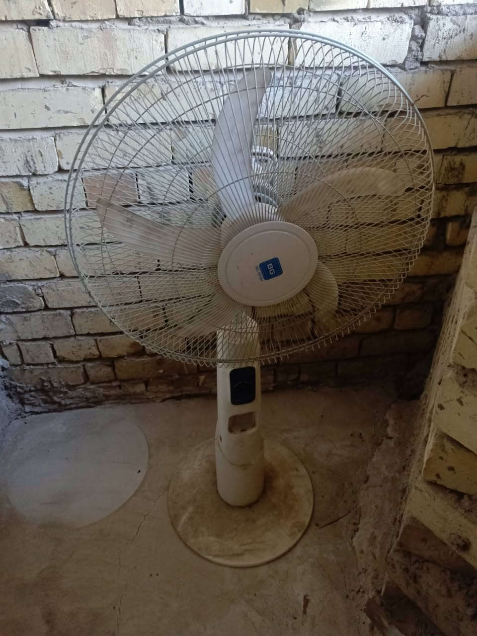 السلام عليكم غراض للبيع كل شي وسعره مكان بغداد مدينه الصدر للتواصل خاص او اتصل ***********
