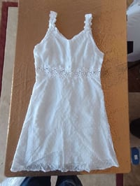 متوفر • ملابس