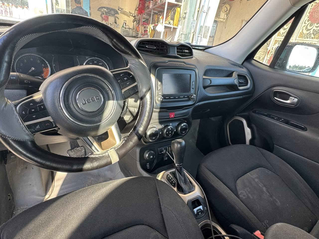 السلام عليكم جيب 
موديل 16 فول موصفات 
السعر 99وبيها مجال 
مكان بابل محاويل 
***********
حادث جاملغ خلفي
