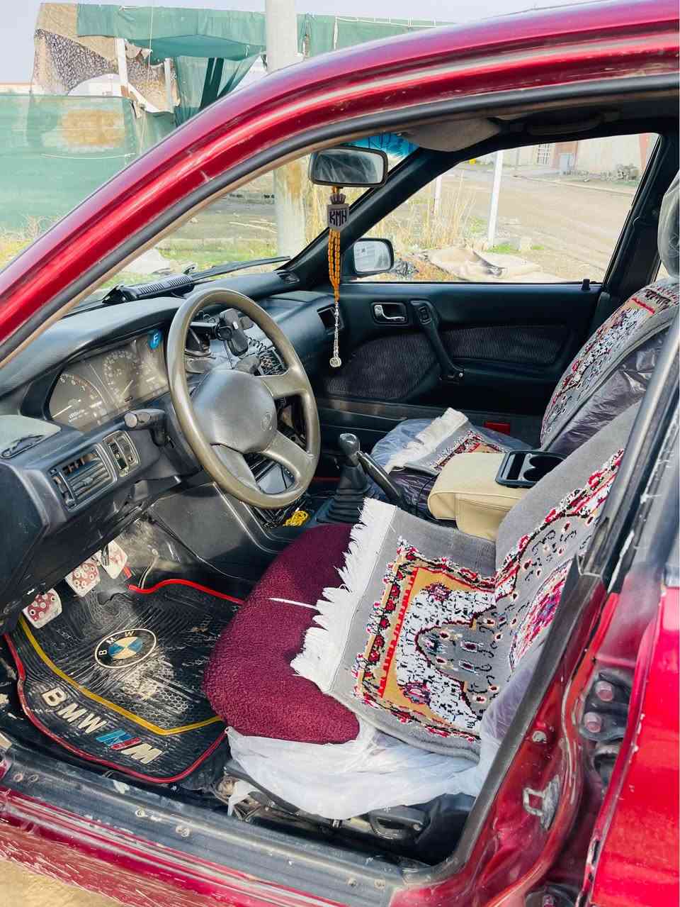 سەرەتا بەناوی خوای گەورە و میهرەبان 
گڵاند - مۆدێل ١٩٩١ - رەنگی عەنەبی - مەکینە 63 گەورە 
تایەی نوێ تازەم لۆ بەستایە ویل بیکاشۆ- تەقەو ڕەقەی هەموو 
بەشەرت پێشو پشتی تازە توند کرایتەوە 
رەقەم و سەنەوی و هەزەی تازەیە
بەناوی خۆمە 
گلۆپەکانی ناو گێچ مەزبووتە ئیشدەکات 
یەک جەمپی پشتی هەیە خەفیفە لە ڕسمەکەی دیارە 
داوای 43 وەرەقەی لێدەکەم
مەعامەلەیەکی برایانەی تێدایە 
*********** أربيل, العراق
