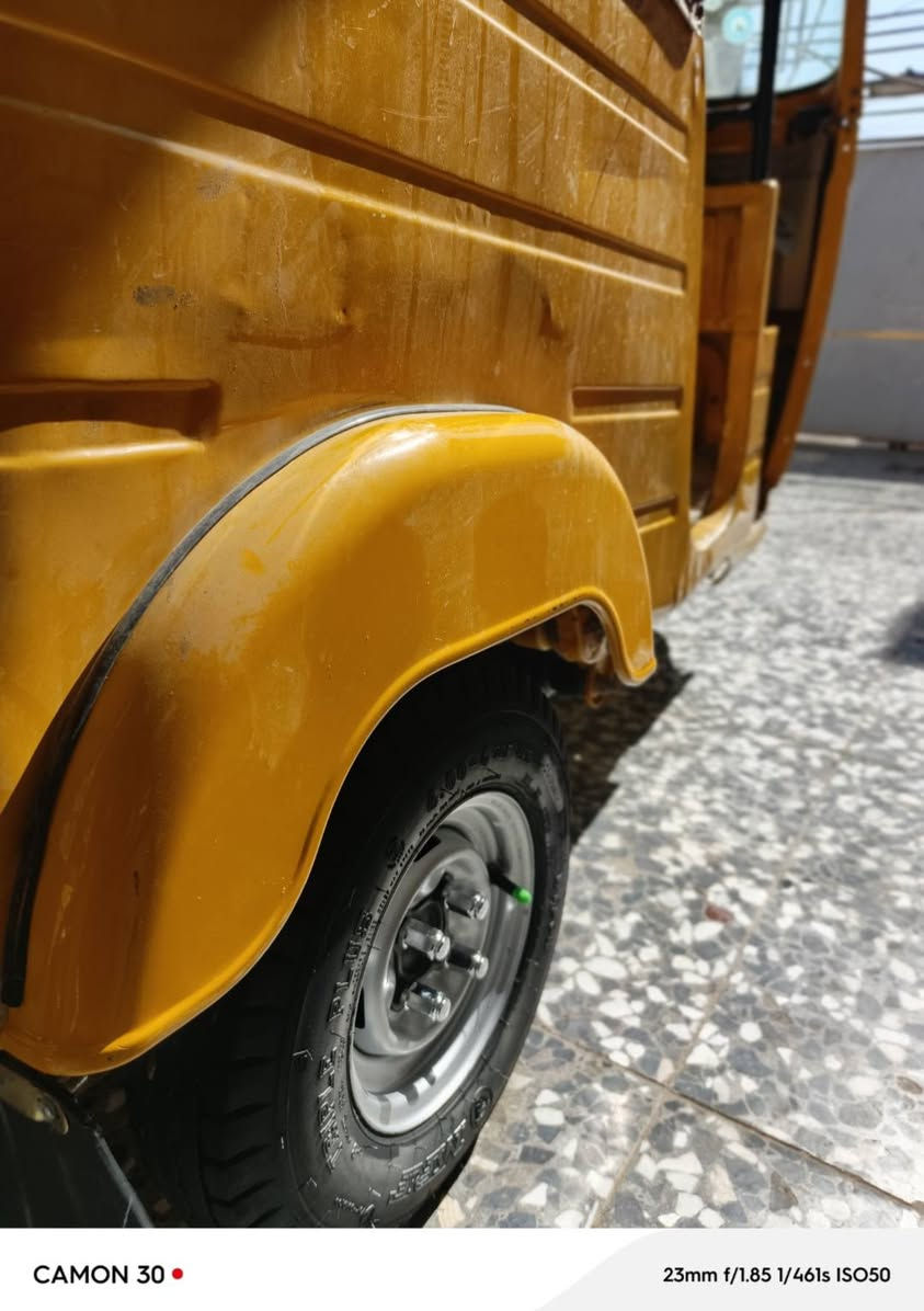 سلام عليكم تكتك لبيع موديل 19
رقم كربلاء أنكليزي 19 سنويه بسمي مكفوله كفاله عامه ما عده دوس تخم تاير جديد محرك خير من الله نقصه بس كبريتر فقط 
سبير جك كامل كهربائيات كله شغاله قماجي كله جديد لايت زنون 
العنوان بغداد *********** تكتك صاله عدي 4 سنوات عله أيدي جاهزه
