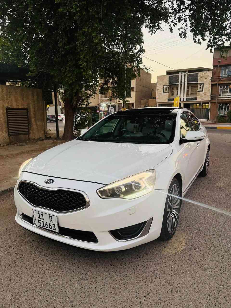 سلام عليكم كيا كادنزه موديل 2014 خليجي vlp فول موصفات مكينه v6 سته سلندر سياره كلش جديد وكل نقص مابيه جاهزه تخم تاير جديد صدر جديد تبريد ثلج رقم بغداد السياره كفاله بدون حادث فقط الجاملغ الامامي مرشوش فقط اثر شخوط السونار موجود حدادية جديده السياره مابيه نقص برغي 
المواصفات 
بنرامه 
بصمة تشغيل 
بصمة ابواب 
جنطه كهرباء 
مري شفط 
كشنات ذاكره 
كشنات جلد 
كشنات كهرباء + ذاكره 
مساج في الكشن 
داخل ابيض ملكي 
مكينه 6 سلندر 
تحكم استيرن 
شاشه كبيره 
كامره دواره 
لايت ازنون ابيض 
نضام الصوت انفنتي 
عزل صوت 
نضام ايكو 
نضام كروز مثبت سرعة 
السياره بعد بيه هواي مواصفات حلوه مال جناي حلوه ونضيفه 
السعر 148 $ وبيه مجال بسيط حك الجية اترجاكم لحد يكسر بيه السياره احلا من الصور بالحقيقه 
للاستفسار 
***********
*********** كربلاء, العراق
