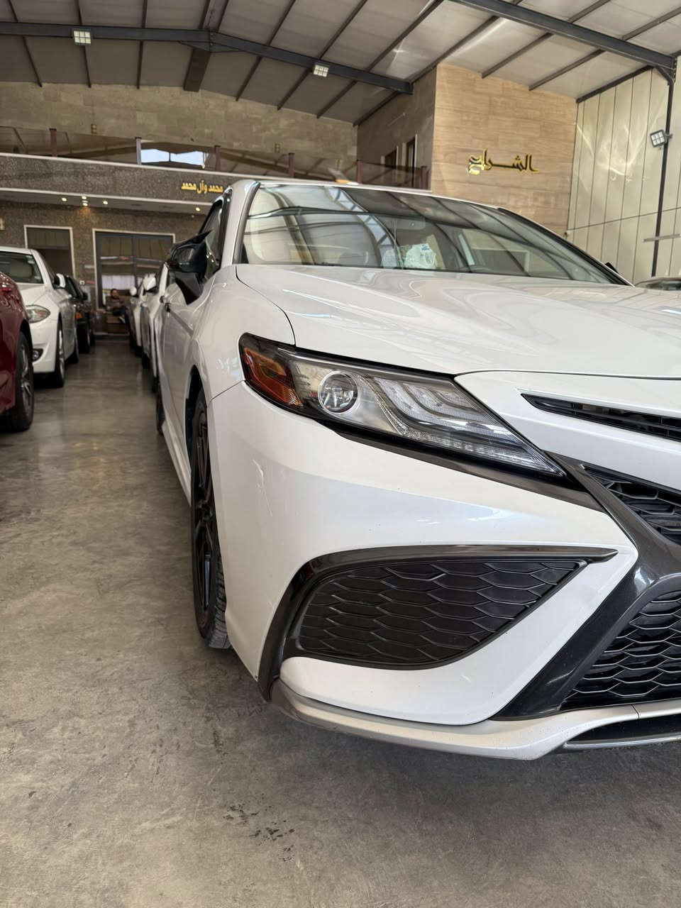 سلام عليكم 
كامري هايبرد وارد امريكي موديل 22 
حادث السيارة قبق الصندوق فقط بدون دواخل بدون ايرباك صور الحادث مرقفه مع الصور
مواصفات السيارة 
السيارة فول مواصفات داخل احمر
فتحه بصمه 
شاحن واير ليس
كراسي تدفئة 
تحديد مسار 
سايد بريك 
تحديد مسار 
كراسي جلد كهرباء 
راد امامي وحانبي 
 قيادة ذاتيه
بعد هواي مواصفات
رقم بغداد الجديد هزة جديدة 
تحويل مباشر ابسمي 
مكان االسيارة بغداد

‭0783 137 3983‬
