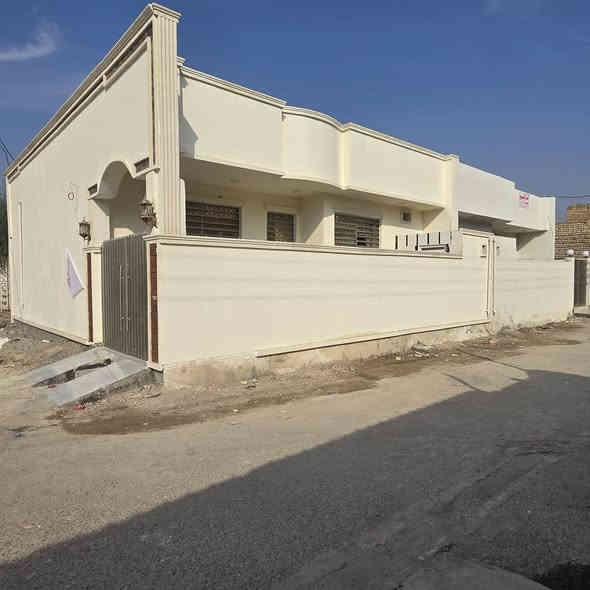 مساحة البيت  120 بناء جديد في ميسان حي الشهداء قرب السايدين السعر 115 وبي مجال الهاتف ***********
