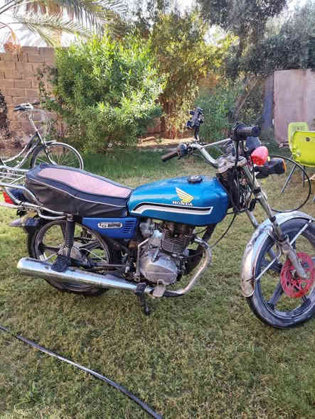 موطور للبيع برته 5 كير شغال عل فحص السعر 300 رقم ***********
