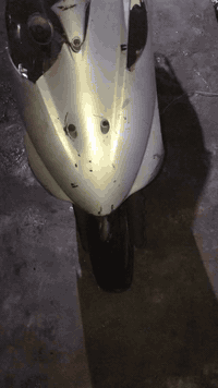 سلام عليكم دراجه ساسوكي ياباني 120 الدراجه نوزل سلف شغال نوزل شغال جويترها كامل كفرات فقط الامامي مكسور شويه دراجه طافيه بسبب ناريه فقط ناريه لا تجفيت ولا غير شي سعر الدراجه 125 بي مجال كلش قليل 
***********فقط واتساب
