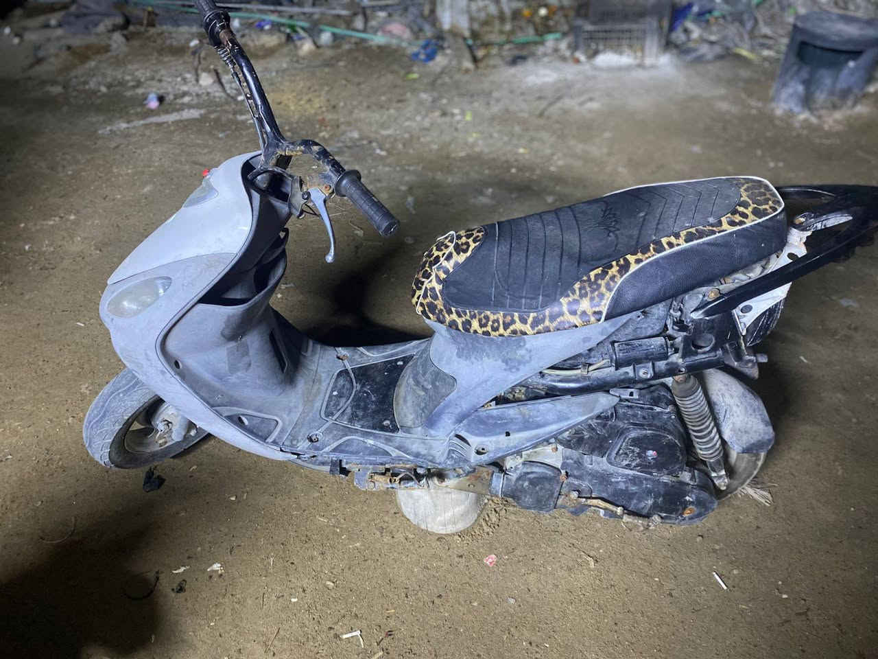 سلام علايكم درجه قجمه للبيع درجه بوش 55 درجه متروك كطعت ناريه السعر ٣٠٠ مكاني البصره المطيحه ***********
