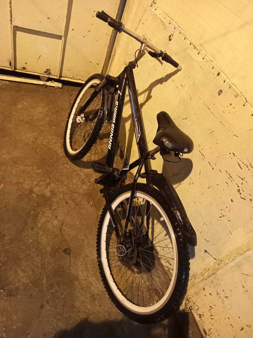 سلام عليكم بايسكل للبيع مكان بغداد الرضوانيه البايسكل نضيف قيم وخذ بما يرضى الله النقص بس بريكات للتصال ***********
