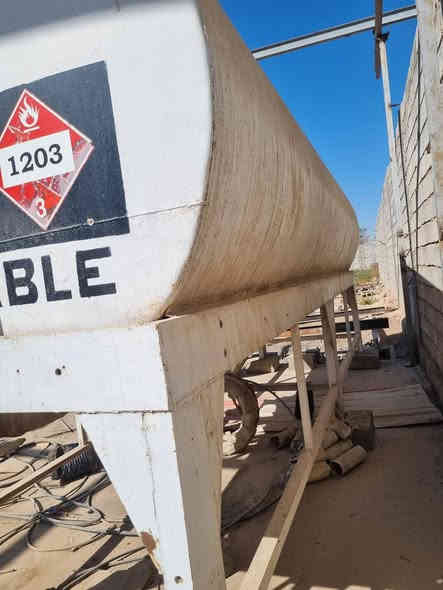 مقطورة كاز  ابلادي .شغل درجة اولى . ١٨ الف لتر .سعرها ٢٥ 
وبي  مجال حك الجيه ***********
