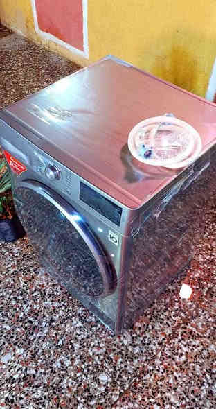 سلام عليكم مرخصةمديرالاكروب المحترم  غساله فول اوتوماتيك جانبي ايلجي اصلي وكاله فول ادارير غسل وتجفيف وتنشيف وبخار كوي انفيرتر  اقتصادي نضيفه بلادي شركه حجم ٨ كيلوو  ٥٠٠ الف مكاني بغداد متوفر توصيل *********** كالار
