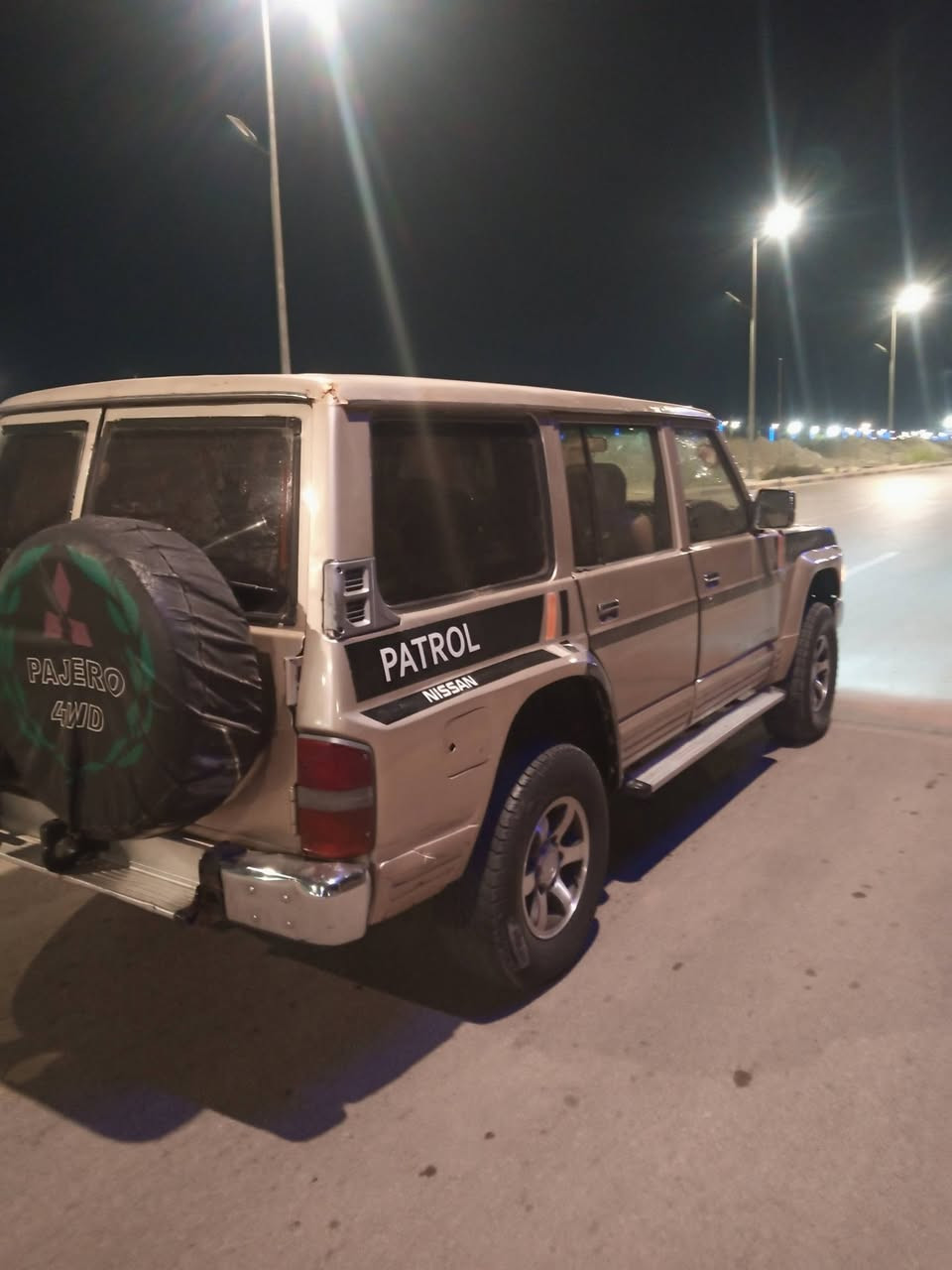 السلام عليكم نيسان للبيع موديل 93 سعر خاص مكينه وجير واكس الكفاله
*********** مكان واسط
