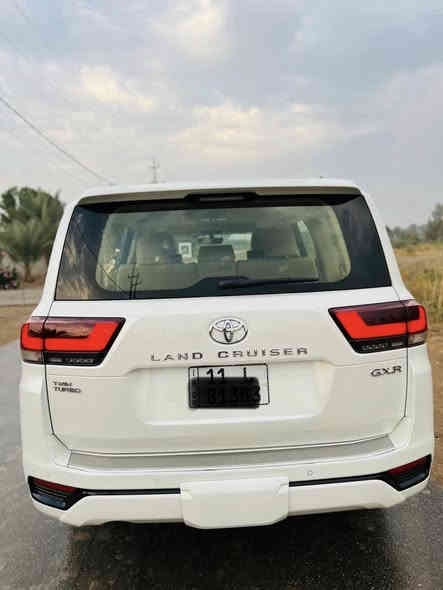 السلام عليكم للبيع لاندكروز موديل 2022ساز باب الأول رقم بغداد بسمي مشروع وطني مكفول كفالة عامه من صبغ وتبديل وفتح 
محرك سيارة توين تيربو (3500)
فول موصفات 1/1
بصمه تشغيل 
بصمه أبواب لمس 
تشغيل عن بعد 
فتحه سلايت
كشنات ثنين كهرباء 
كشنات جلد 
كشنات تدفئه تبريد 
8ايرباك 
زراكات 
مري شفط 
شاشات خلفيه 
مطفايه حريق 
جنطه شفط 
سبعه راكب 
ثلاث قطع تبريد 
محرك 3500توين تيربو 
حساس امامي 
حساس خلفي
 بصمات ثنين 
سبير منازل 
وباقي موصفات ساز معروفه 
ماشيه40الف حقيقي 
سعر (645)
الاستفسار اتصل على الرقم 
***********
مكان بابل حله
