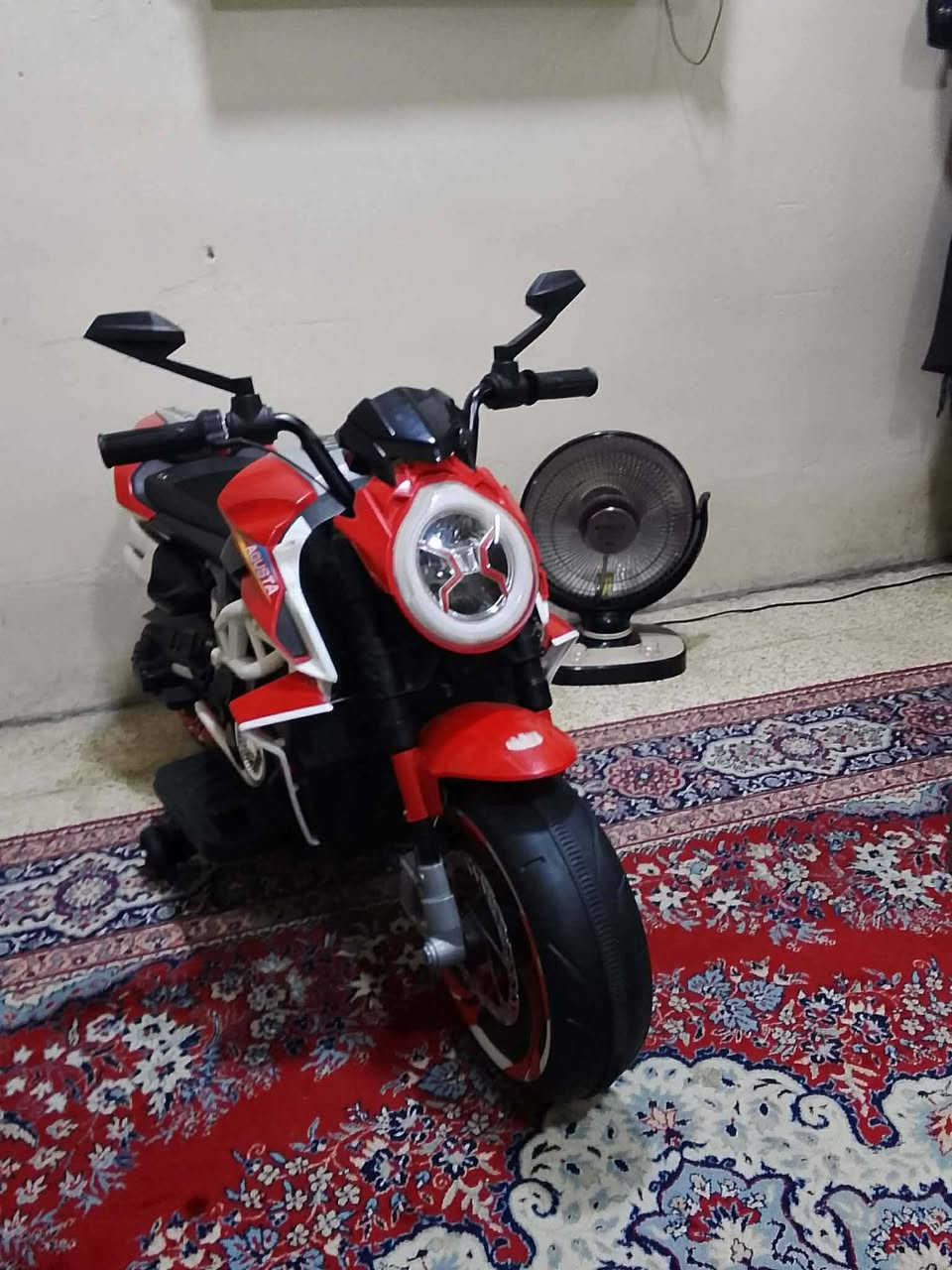 السلام عليكم ماطور شحن مال  أطفال للبيع جديد  السعر 100 وبي مجال للاستفسار***********
