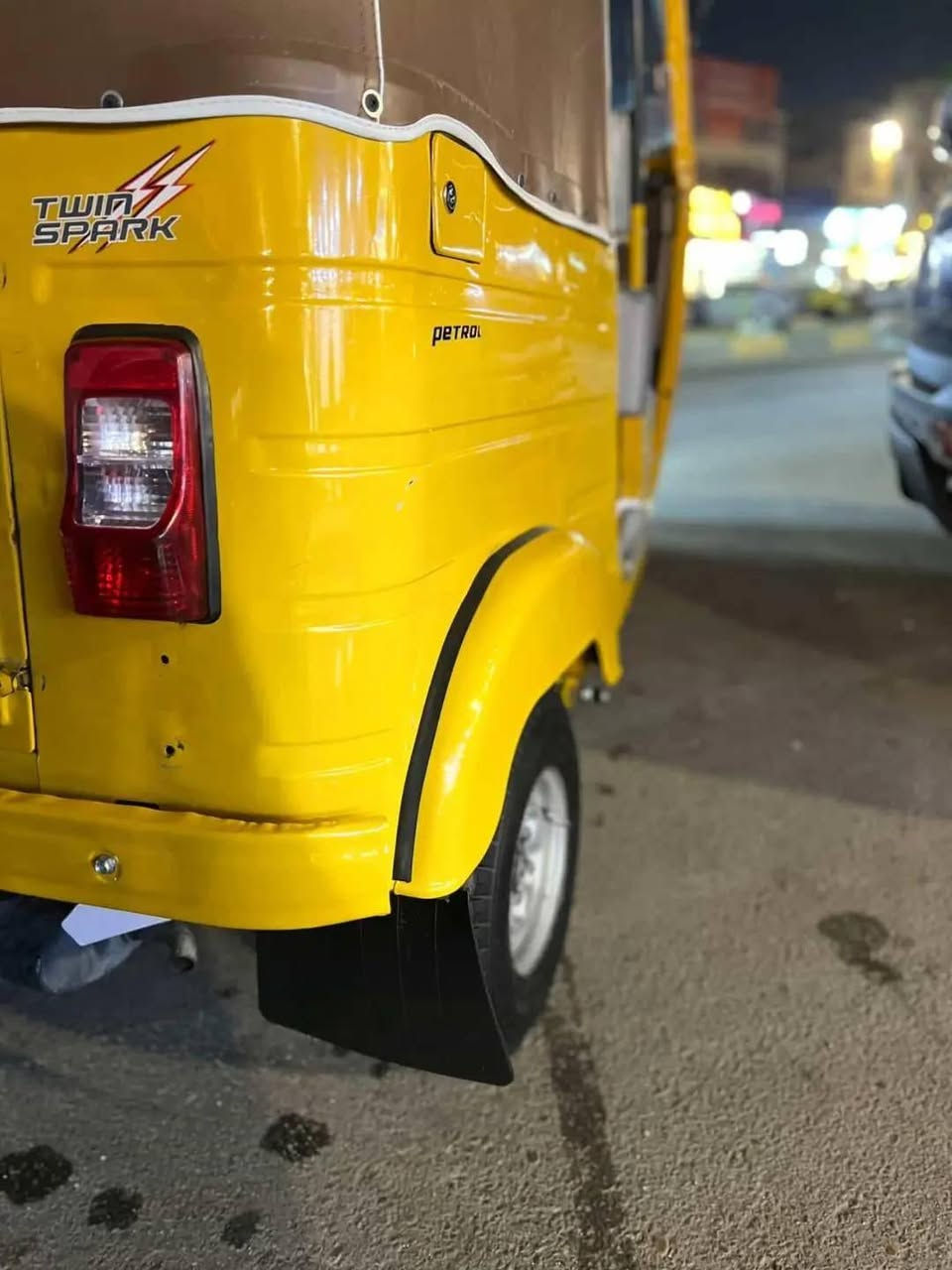 سلام عليكم تكتك 20كفالةعامه رقم بسمي مكان بغداد سعر 7500/هاذه رقمي ***********
