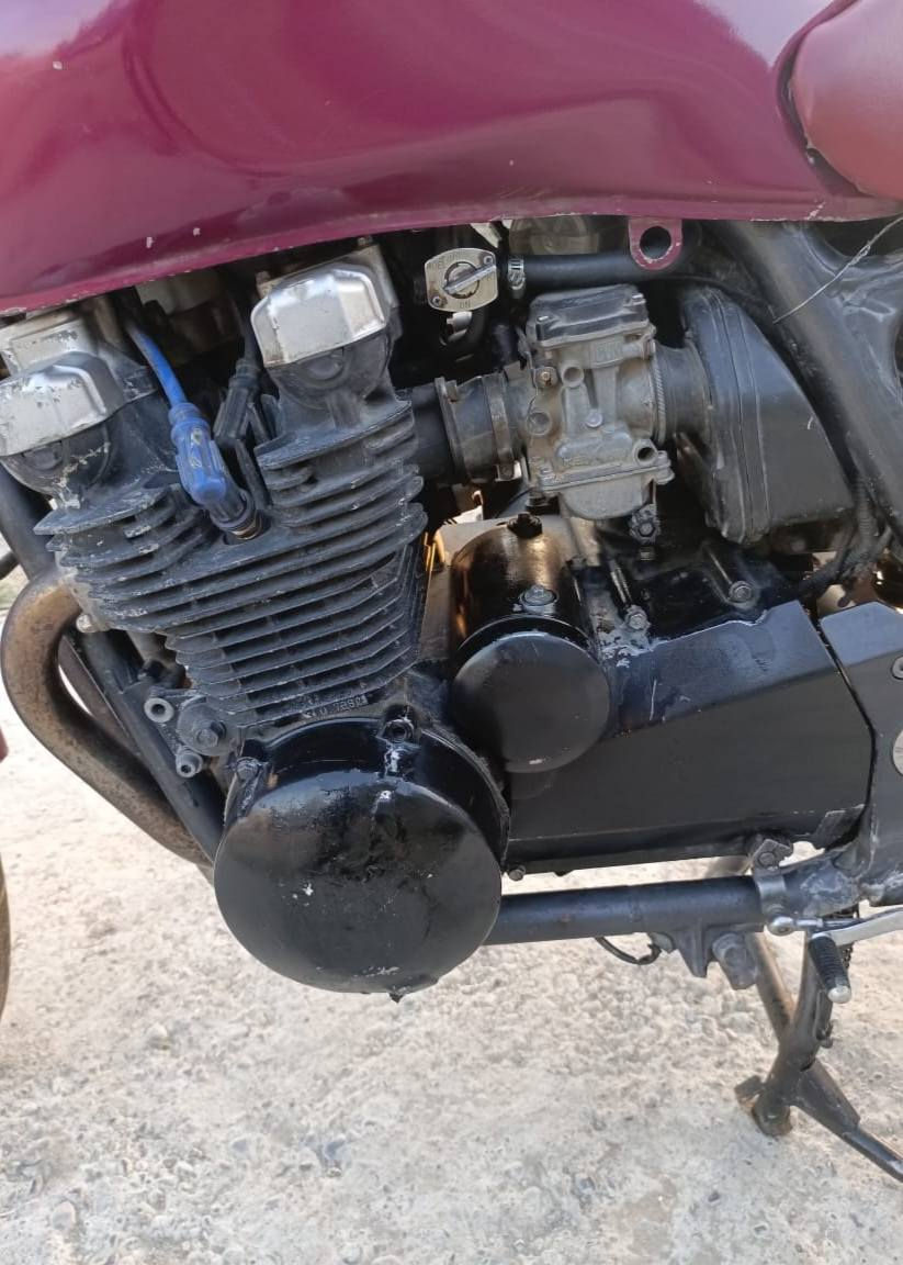 للبيع او معارض سيبي فور حجم 750 محرك ما مفتوح بس يطلع صوت من دوسلو بل مكينا  ماطور نكره سلف سعر 650 مكاني موصل جانب الأيمن ستفسار ***********
