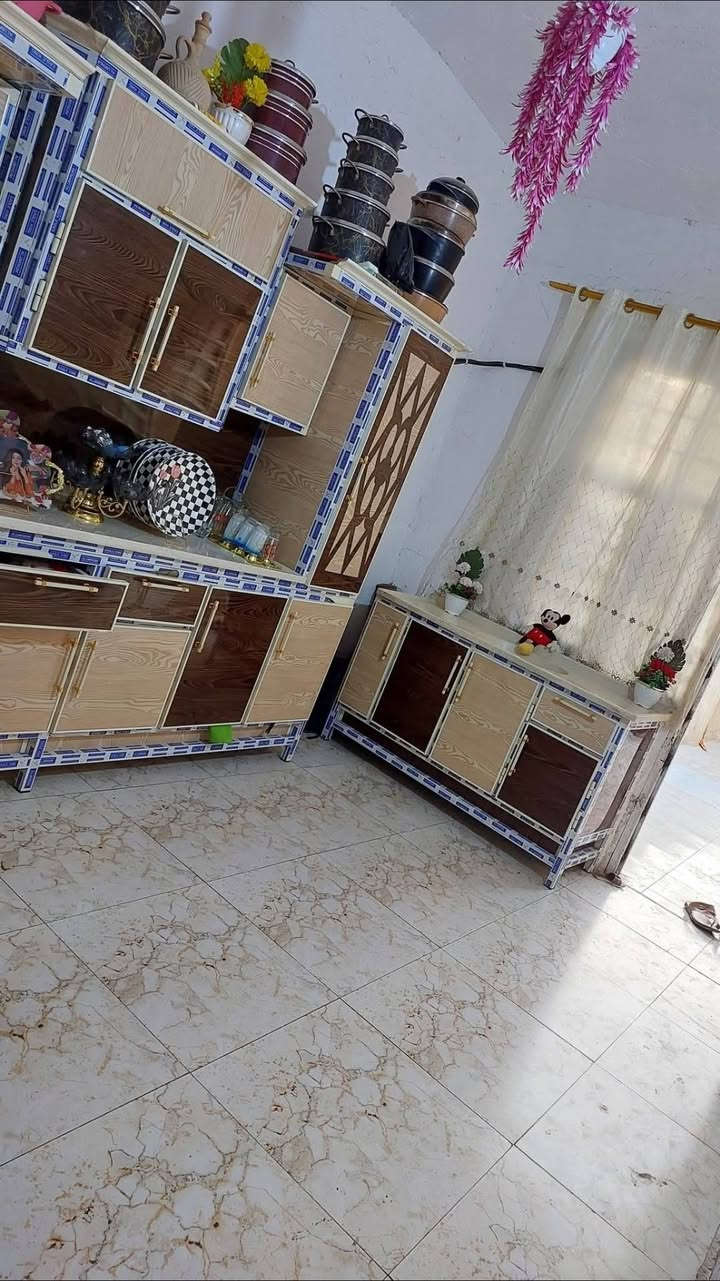 لسلام عليكم غرفه نوم للبيع السعر 800 كاونتر 750 وعلمن جدد  منطقه بوب الشام ***********
