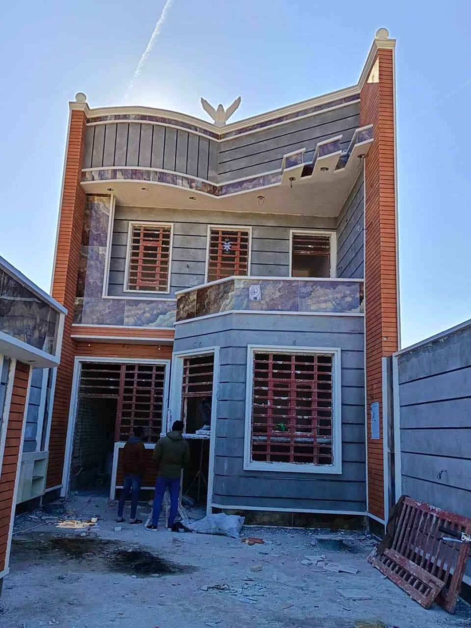 السلام عليكم اني صباغ وجهيات داخل وخارج وشبابيك سحبات فوم نواع صبغ نشتغل سعار مناسبه  ***********
