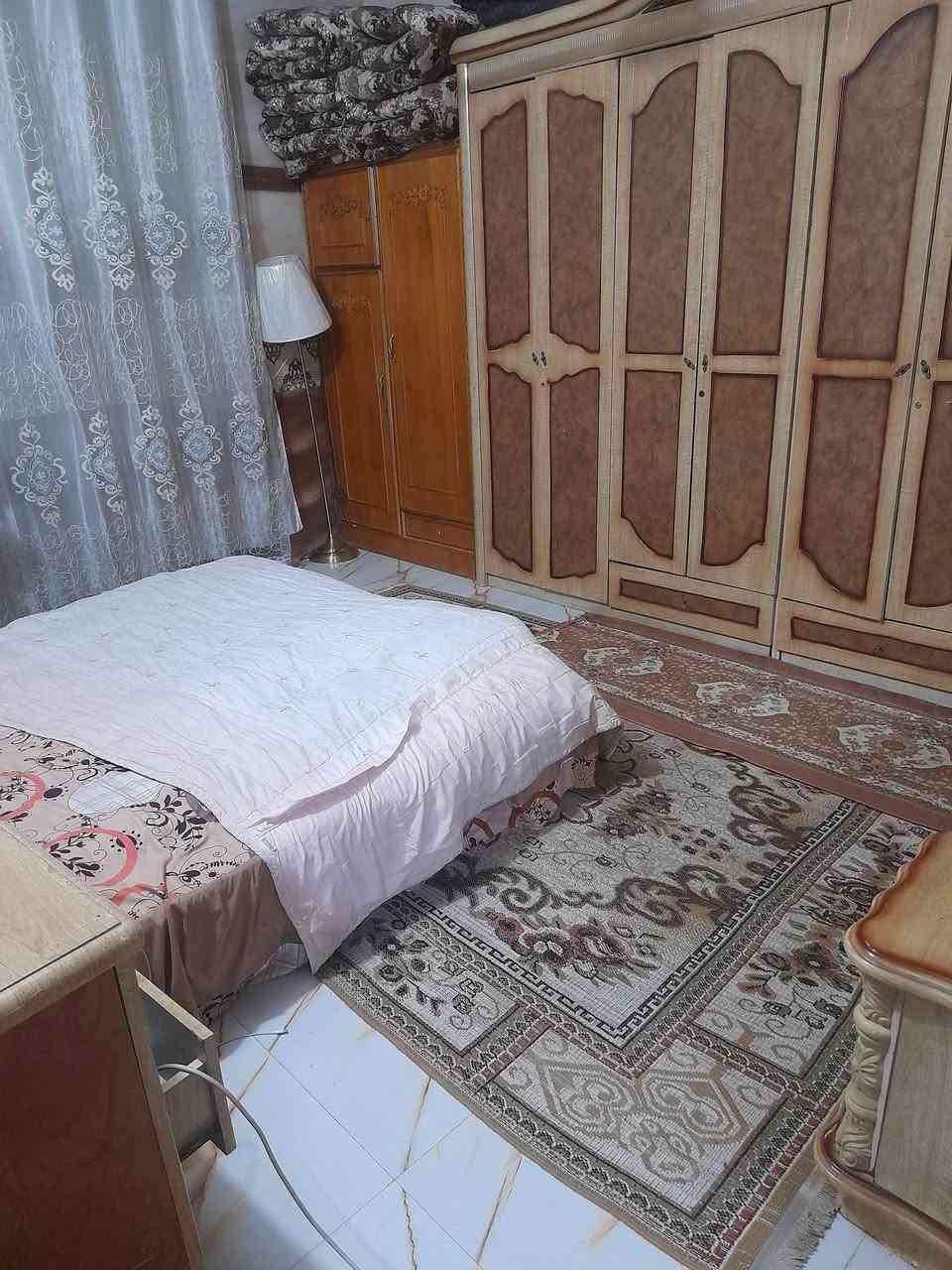 سلام عليكم 
بيت للبيع مساحه ١٠٠ متر يحتوي على غرفه وصاله واستقبال وصحيات خارجيه وداخليه ويوجد ترك على طول البيت سند ٢٥ زراعي في منطقه فريحه قرب الجامعه فرع الجبور قريب على الشارع العام مسلح وبناء بلوك  خدمات ماء كهرباء السعر ٦٢ مليون وبي مجال انشالله الاستفسار على هذا الرقم ***********
