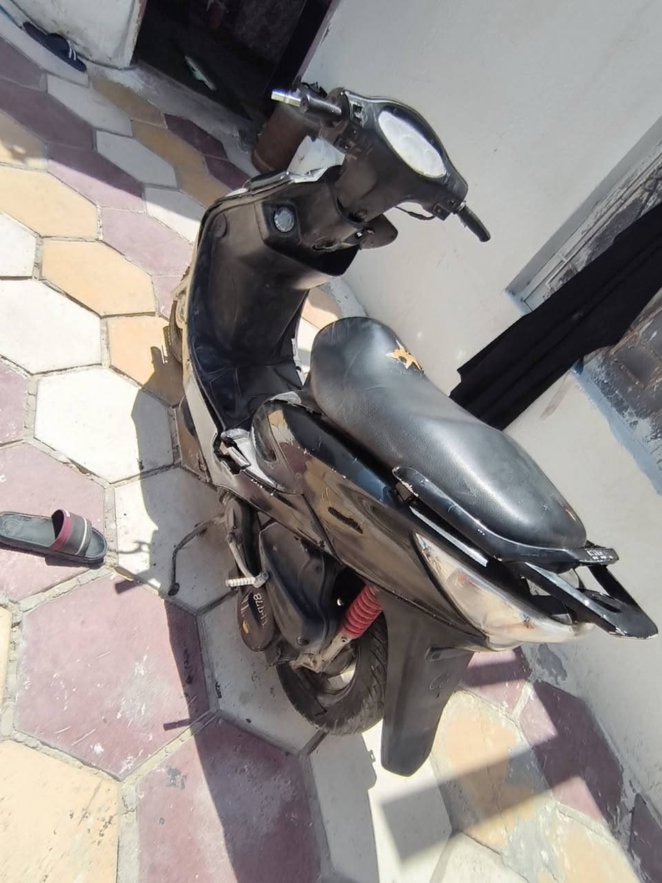 دراجه جي فور كبل سبوع مجفته وكبريته كارتون كرهبائيات كلهه شغاله. نكره سلف دراجه جاهزه..
 السعر 275 قفلهه مكان ناصريه مركز 
*********** واتساب موجود
