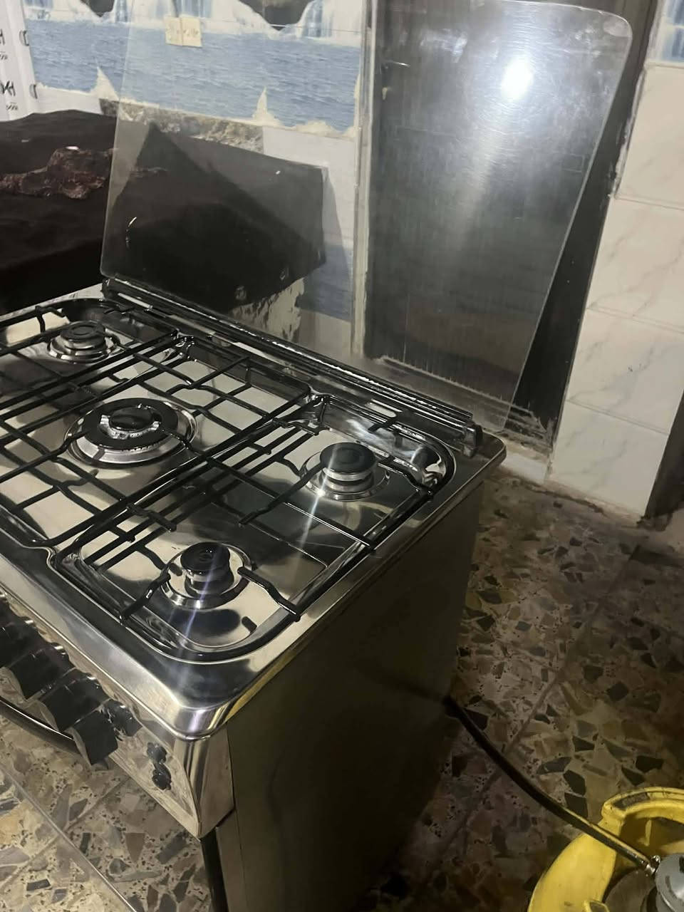 طباخ تركي درجه اولى قياس 60 في 90 
السعر 160. العنوان بغداد 
رقم الهاتف *********** وبي واتساب
