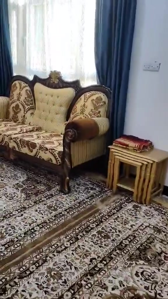 تخم 10 مقاعد خشب زان تركي جديد استخدام كلش قليل للاستفسار الاتصال ***********
