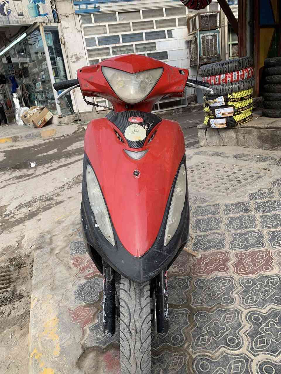 كامكو G4 للبيع 
الدراجه نضيفه نگره سلف 
مفتوحه السعر ٣٥٠ وبيها مجال حك الجيه 
كوفه شارع الجمهوريه مقابل سجاد الكوفي 
***********
