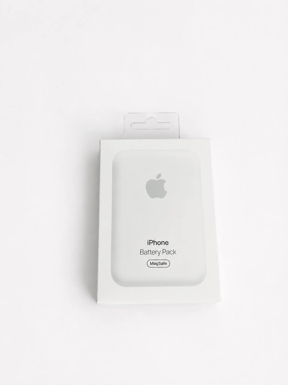 بانکی هێزی موگناتیسی MagSafe بۆ ئایفۆن

ئامێرەکەت بە ئاسانی و بێ تەل بارگاوی بکە بە پاتری موگناتیسی MagSafe کە دیزاین کراوە بۆ ئەوەی ڕێک لە پشت مۆبایلەکەت بچەسپێت و وزەی زیاترت پێ ببەخشێت لە هەر شوێنێک بیت.

. بارگاویکردنی وایەرلێسی موگناتیسی خێرا و جێگیر.

. بە توندی لەگەڵ ئایفۆنەکانی MagSafe دەنووسێت.

. دیزاینێکی باریک و سووک گونجاوە بۆ باری ڕۆژانە.

. وزەی زیاتر دابین دەکات لەکاتی هاتوچۆ، گەشت و کارکردن.

. پاراستن لە گەرمبوونی زۆر و بارگاوی زیادە. السليمانية, العراق


**إذا كنت صاحب هذا الإعلان وتريد حذفه لأي سبب، رجاءا أرسل رسالة إلى الدعم الفني**