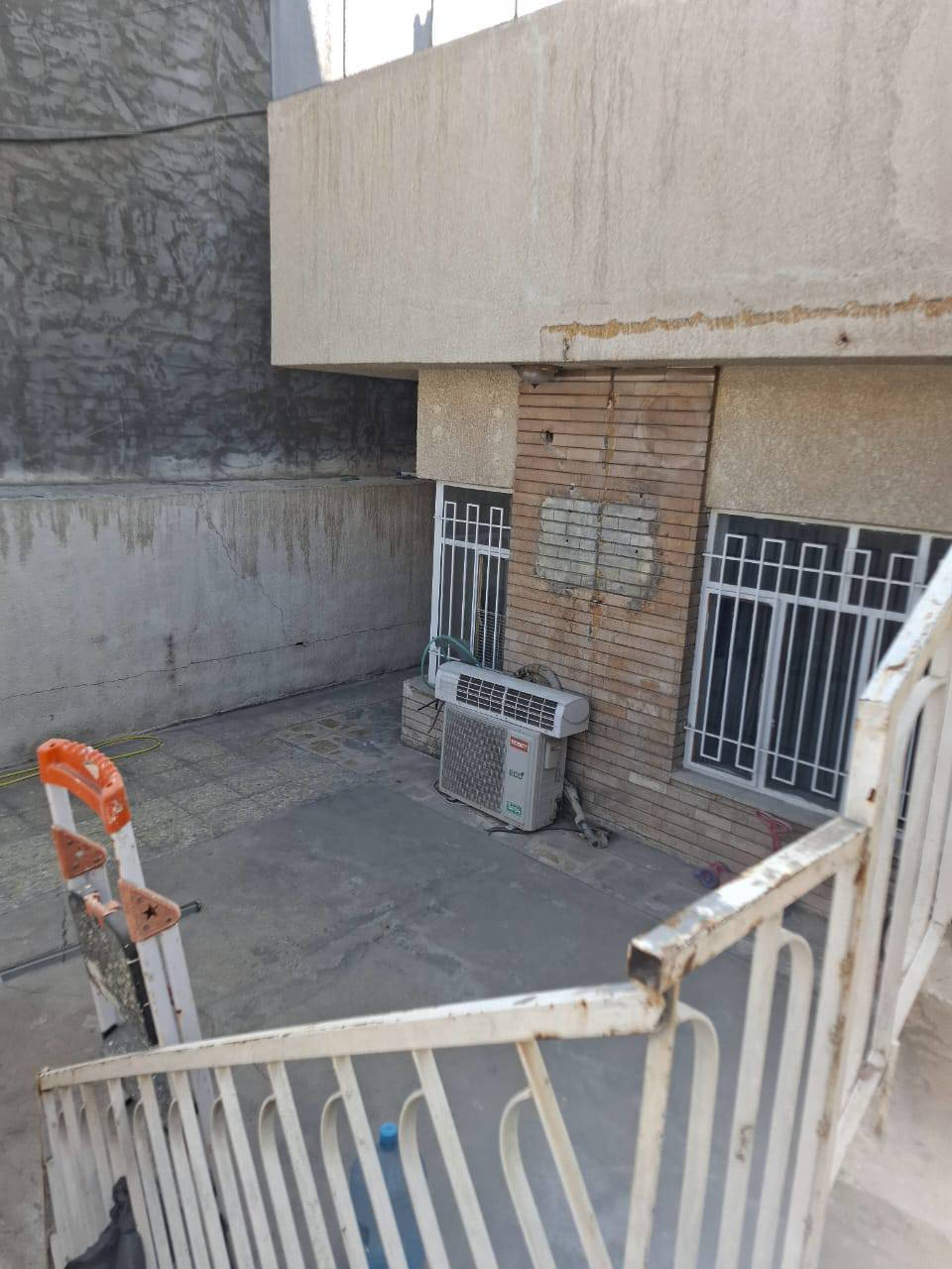 دار للبيع المساحة 150 الواجهه 7.5 النزال 20
ثلاثه طوابق الامين رئاسة المعلمين قرب جامع احمد النقيب باسم شخص واحد السعر 250 وقابل للتفاوض للاستفسار ***********
