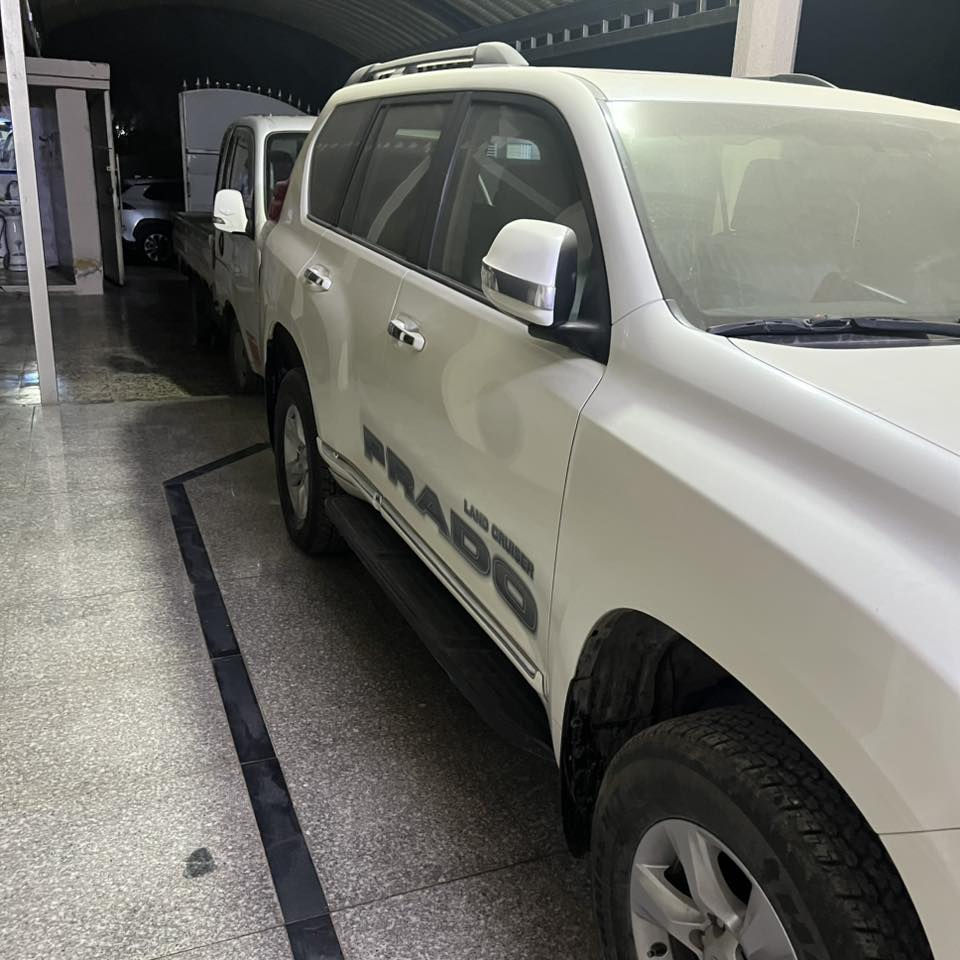 برادو موديل 2013
مكفول كفالة عامه 
عدا ركن الدعامية  
ماشيه 150 ألف
***********
