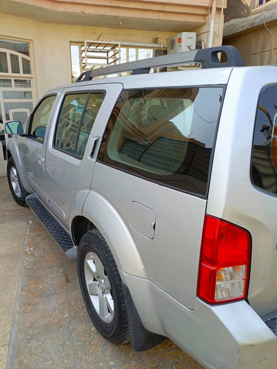 السلام عليكم
نسيان باثفند 2009 
وراد امريكي بدون حادث ولا صبغ
ماشية 226000 مبدل محرك جديد بالكارتون ياباني
مواصفات فتحة سقف دشبول ارمادا كرسي السائق كهرباء
سنوية لسنة 2028 رقم بغداد
قير ومحرك مكفول
لون سلفر والدعاميات مصبوغة والسيارة بأسمي 
المكان بغداد المحمودية
السعر120 وبيه مجال
***********
