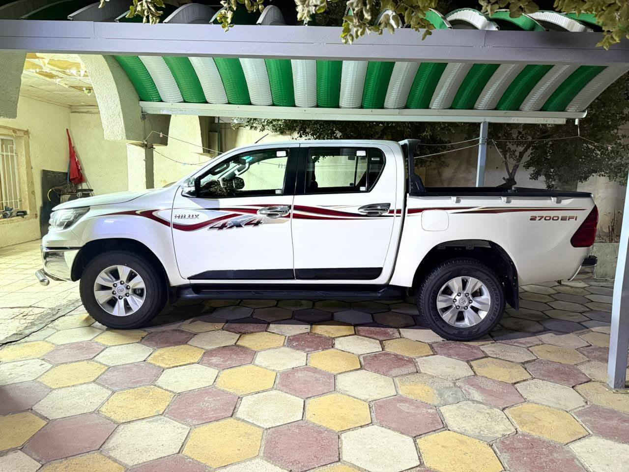 للبيع هايلوكس فورويل2016 مكفوله من كلشي نظيفه نظافه فول رقم اربيل الجديد لون صدفي الوقود بانزين وكير عادي وماشيه162الف والسعر 250 وبيها مجال وباقي المواصفات اتصل على هذا الرقم وانه بخدمتك.
*********** 
المكان: البصره_الدير
