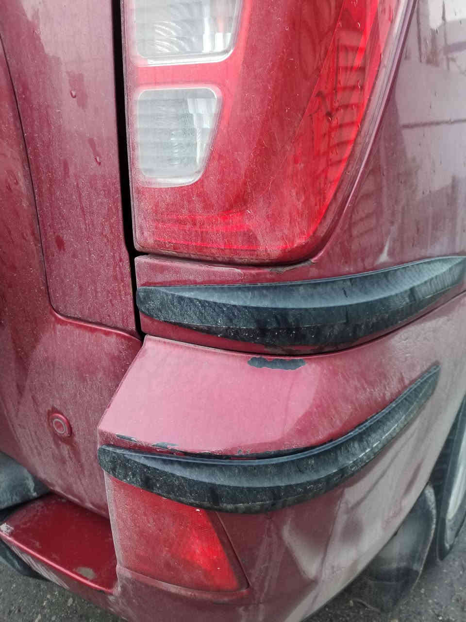 السلام عليكم ورحمة الله وبركاته
تيكو 3 للبيع بأسمي (حرة) رقم بغداد 

واسط - كوت

صبغ شركة بدون ضربة (فتحت البانزين). 

٤ أصابع بين البك لايت والدعامية (بارد). 

السعر : 95 بيها مجال بسيط.

***********
