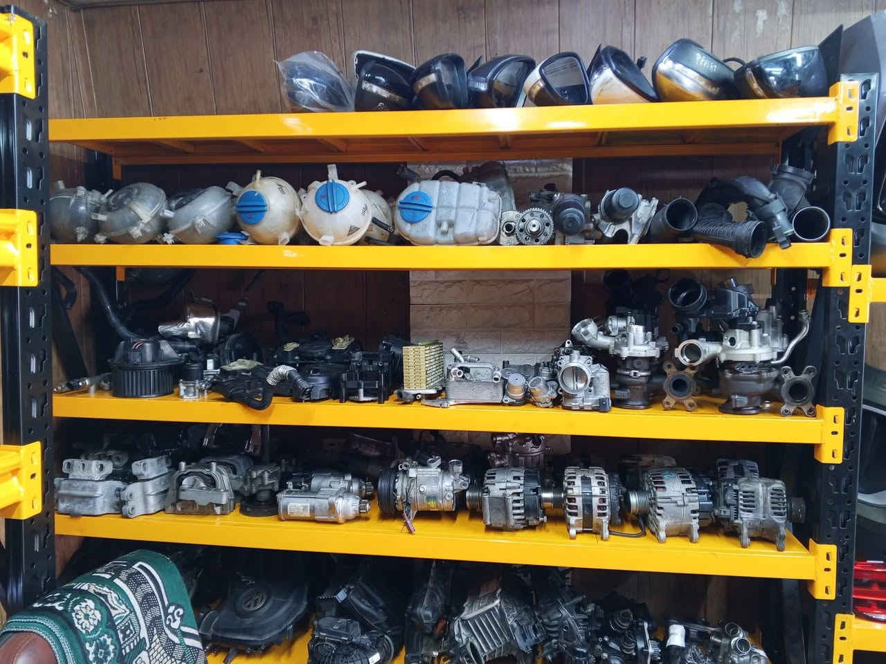 السلام عليكم
يتوفر جميع قطع غيار سيارات الفولكس واكن 
#جيتا #اطلس #تاوس #تيكوان #باسات #كولف 
عنوان اربيل صناعة الشمالية 
يوجد توصيل جميع المحافظات 
***********
