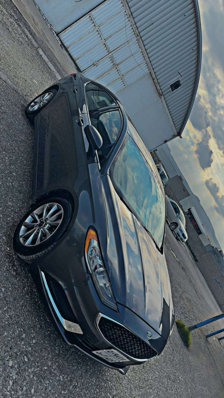 کوردی// تەنها فرۆشتن 
Ford fusion SE 2017
سبوغ//2 پارچە 
بۆنيت چەمەلەخ
بێ ناوگرتن 
٣ شاشە گەورە 
V.4 /  1.5 torbo 
هەموو گيانی مەزبوتە 
٩٣$ مەجال 
***********
مەکينە کراوەتەو بەشەرت گێر بەشەرت

