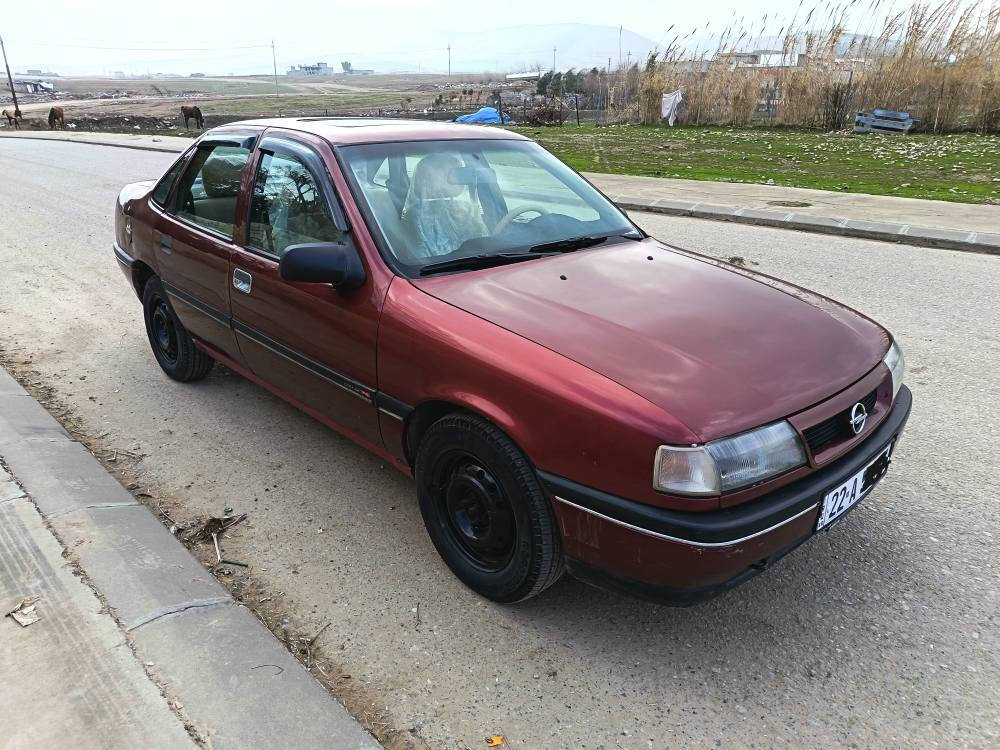 ئۆپڵ ڤیکترا مۆدێل۹۲گێڕ عادی، گێڕومەکینە بەشەرت، ناو سەیارەکە زۆرجوانەو هەموی نوێکراوەتەوە، سەنەوی مانگێکە بەسەرچووە
سعری ٤۰گەڵاو معامەلە، 
ژ.م ***********      0770359961 شمشمل, السليمانية
