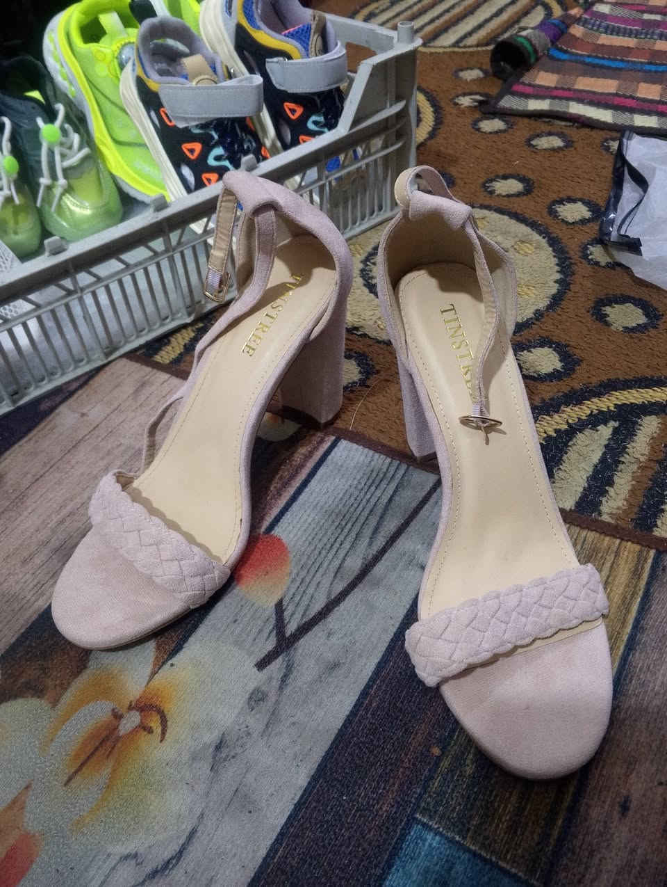 القطعه على 4 واكو خدمة توصيل بغدادوالمحافضات


**إذا كنت صاحب هذا الإعلان وتريد حذفه لأي سبب، رجاءا أرسل رسالة إلى الدعم الفني**