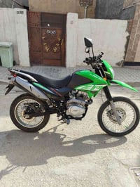 دراجه قفاز كافير موديل 2025  بدون اوراق ماشيه 15 الف محرك 200 السعر 15...