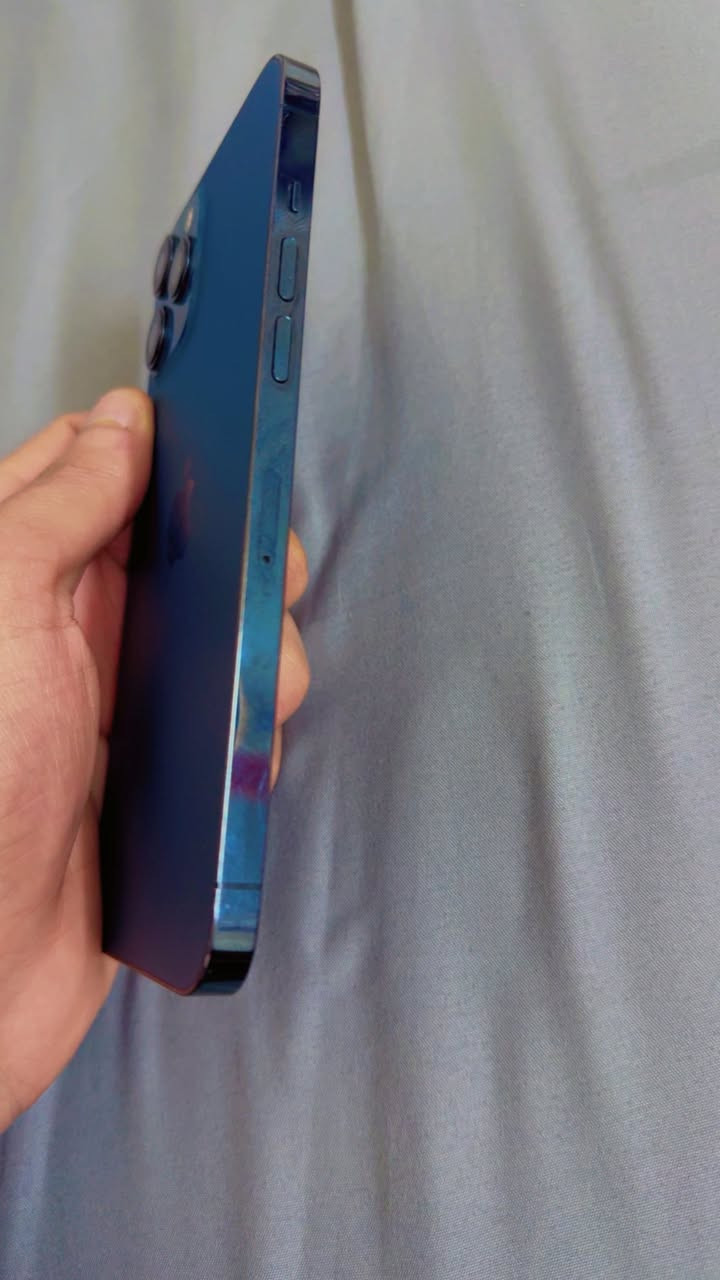 سلام عليكم 12برو ماكس جديد مكفول
جهاز مال بيت مامتعوب 
ذاكره128
بطاريه 94بلاديه 
مكفوول من كلشي جهاز نضيف 
شرق اوسط 
سعر 500 مجال 
مكاني بغداد 
تواصل ***********
