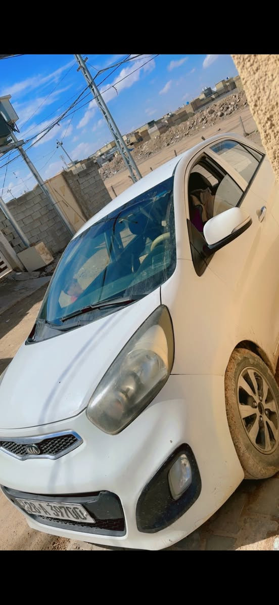 بيكانتو موديل 15 كير ومحرك ومكينه مكفولات تلاثه سلندر رقم جديد تخم تاير جديد حداديه خير من الله شاشه خلفيه حلوه نضيفه  اقتصاديه للاستفسار ***********رقمهه نجف مكان نجف
