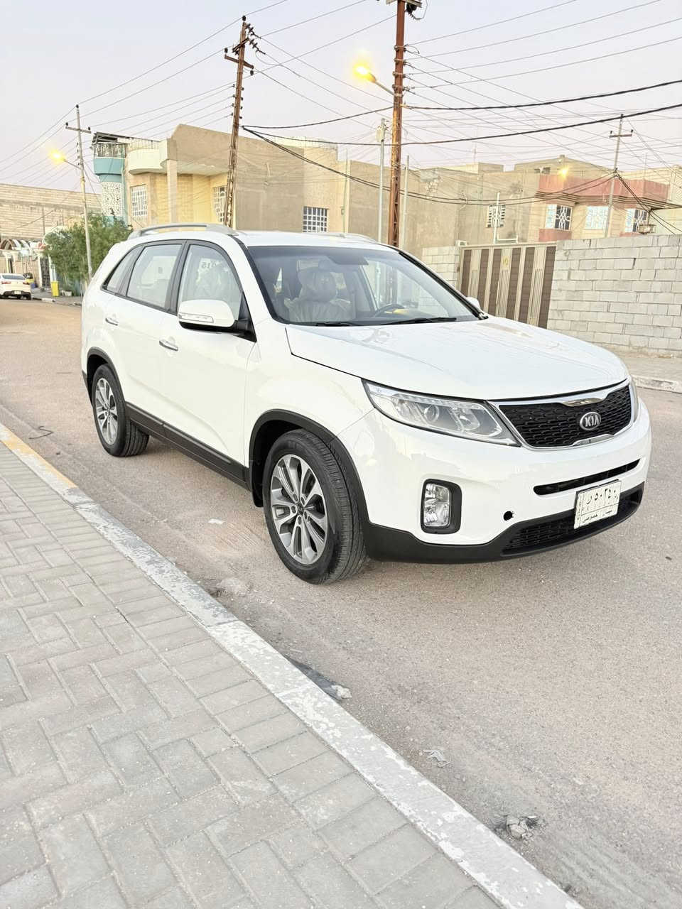 السلام عليكم سورنتو خليجية موديل 2015 رقم ميسان تحويل مباشر فول موصفات ماعدا الفتحه 3 قطع تبريد 7 راكب مكينة 6 سلندر السيارة بيها بجم خفيف السيارة كفاية من صبغ وبتبديل ماشية 70 الف حقيقي مكان السيارة بالبصرة السعر 160 وبيها مجال مامتواجد على الخاص الشراي يتصل ويدلل 
‭0771 673 1398‬
